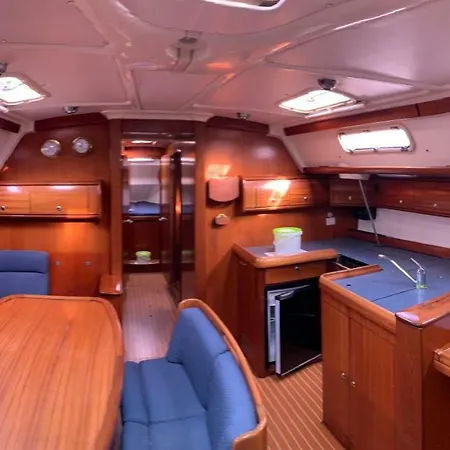 Hostel Emotional Experiences Sailing Boat Venice